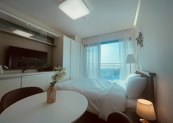 Skytop Inn The City